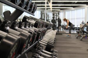 Read more about the article The unspoken rules of the gym: your complete guide