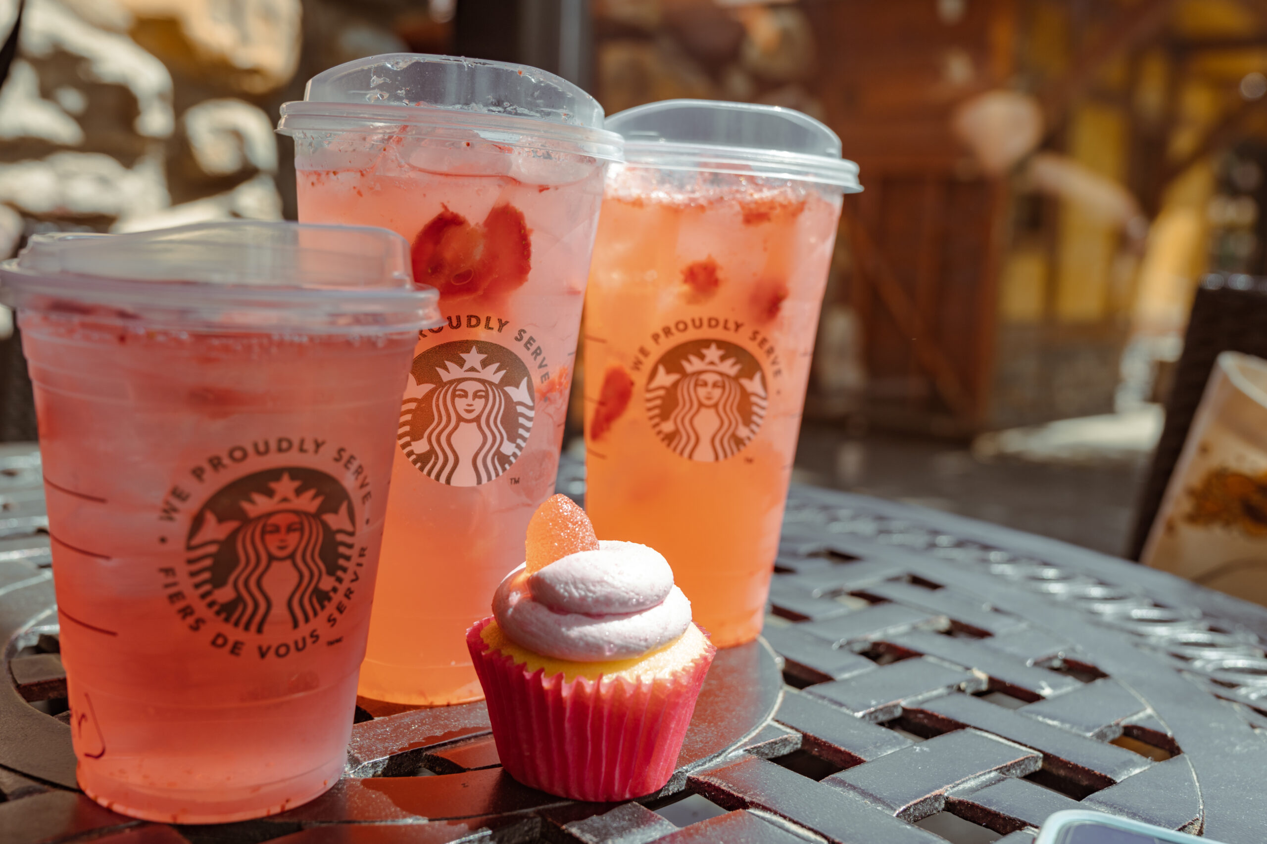 You are currently viewing Your Low-Cal Guide to Summer Starbucks Drinks